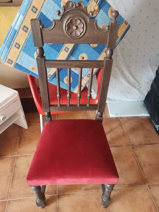 Cadeira antiga madeira