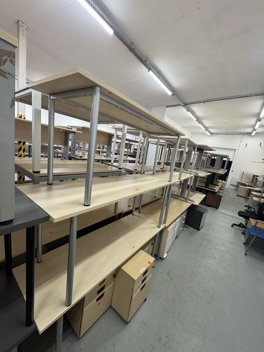 Biurka 140/80 ostatnie sztuki  meble poleasingowe