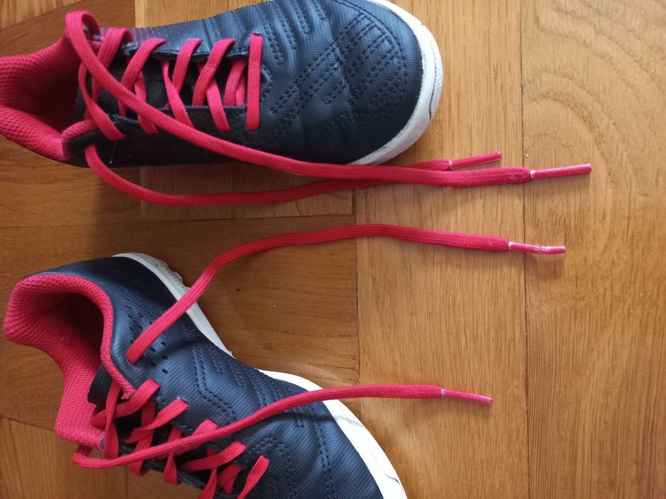 Buty pilkarskie Kipsta r.31 czarno-czerwone!