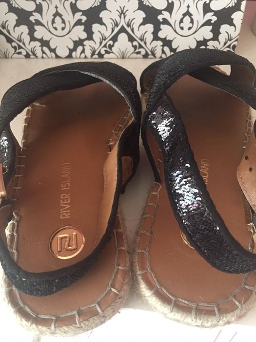 Sandały espadryle RIVER ISLAND 40 czarne cekinowe