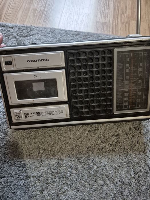 Radio  Grundig  działa coś