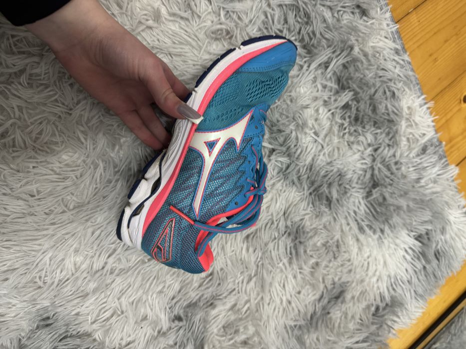 волейбольні кроси Mizuno