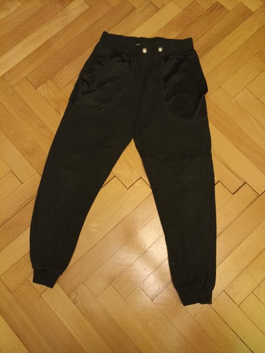 Spodnie chłopięce dresowe 128 cm