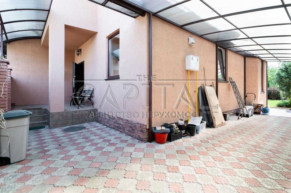 Продаж будинку 270 м Осокорки — 3 поверхи, 5 соток, готовий для життя