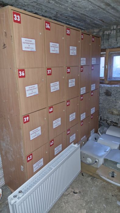 Продаю магазинні шкафчики.