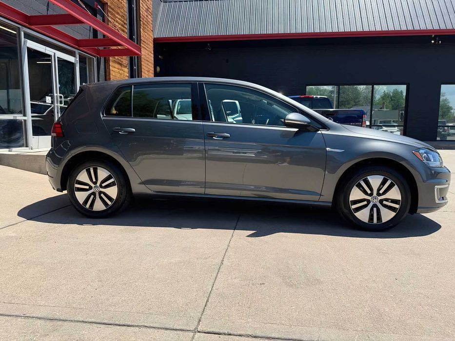 Volkswagen e-Golf SE      2019