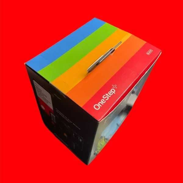 Máquina Fotográfica Instantânea POLAROID OneStep+