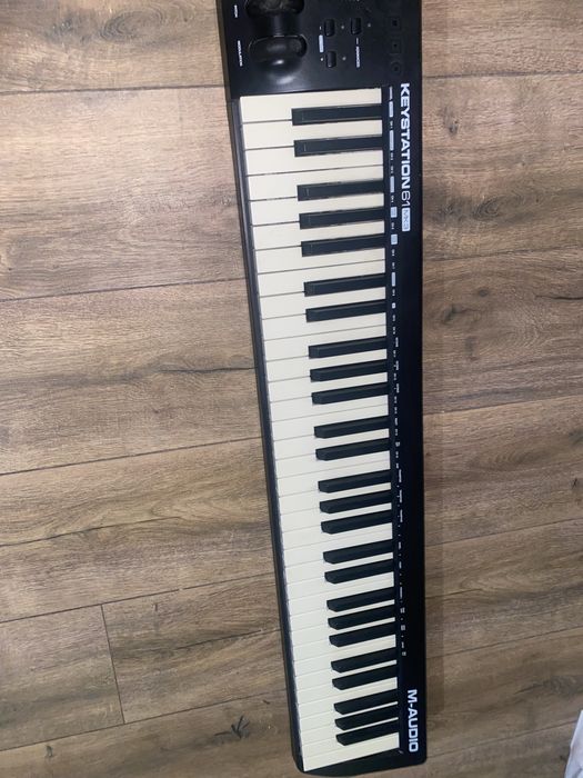 M-AUDIO keystation 61 mk3