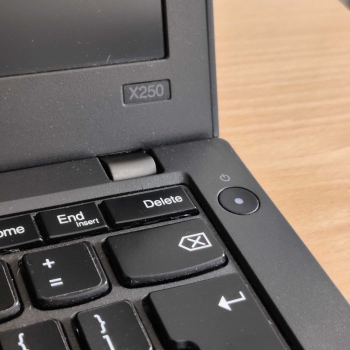 Lenovo ThinkPad X250 i5 256 SSD 8GB RAM