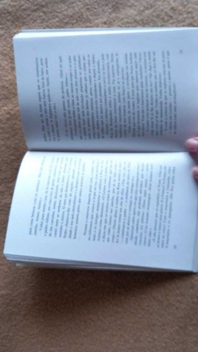 Livro: Memórias de uma Menina Velha de Sarah Pinto Coelho
