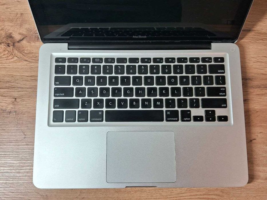 MacBook 5.1 13' Aluminum (Late 2008), Core 2 Duo, 4 ГБ