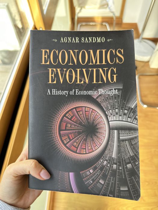 Economics Evolving (Agnar Sandmo)