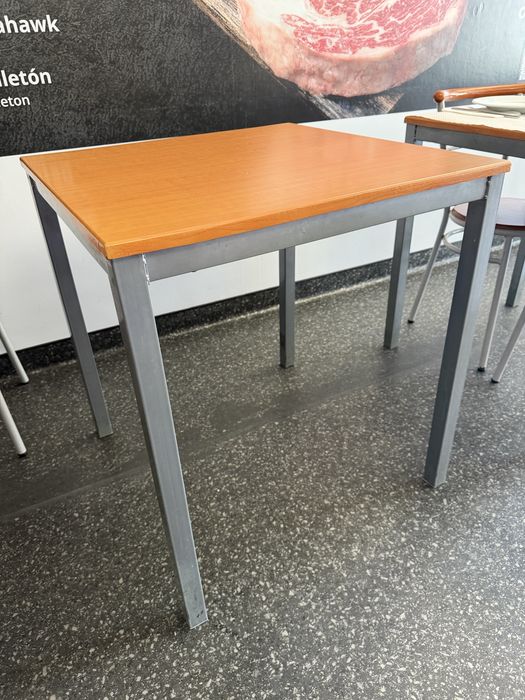 Mesas e cadeiras de restaurante