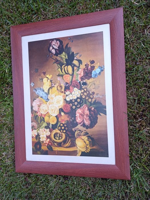 Moldura em madeira maciça com tela , pintura a óleo. 80/60cm.
Exemplar