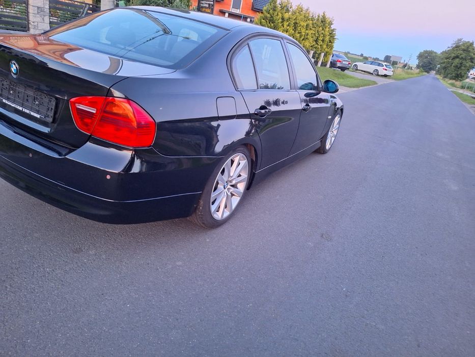 BMW E90 320i  xenon