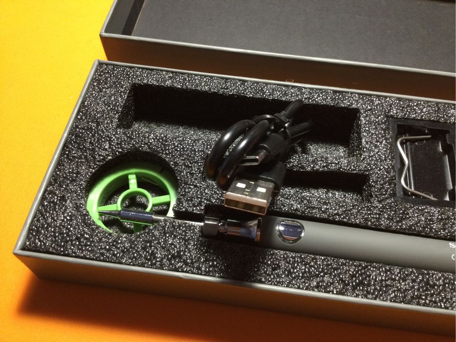 Паяльник аккумуляторный , сьемное жало .