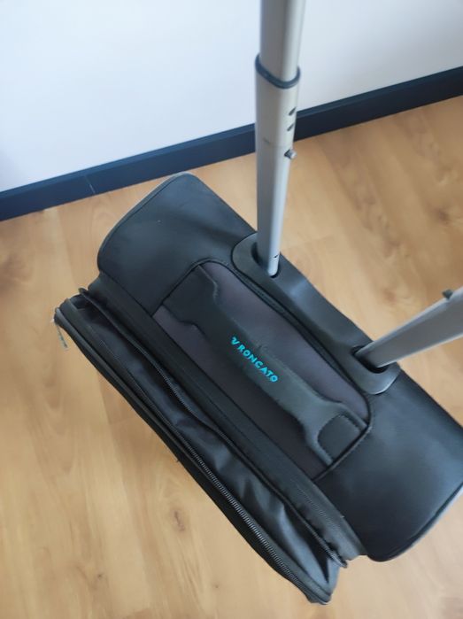 Walizka roncato kabinowa do samolotu używana czarna szara