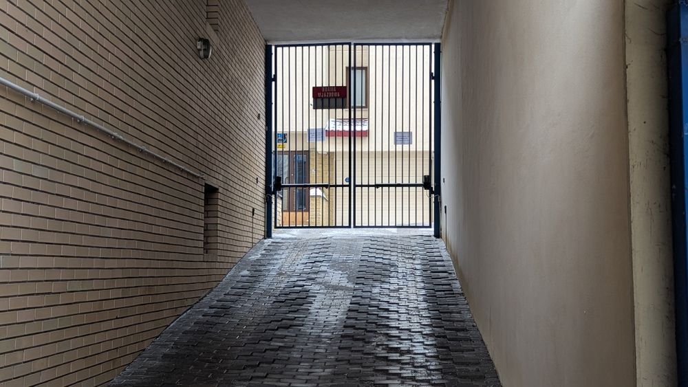 Ul.Bajkowa ,brama na pilota