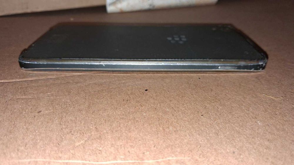 Смартфон BlackBerry DTEK50