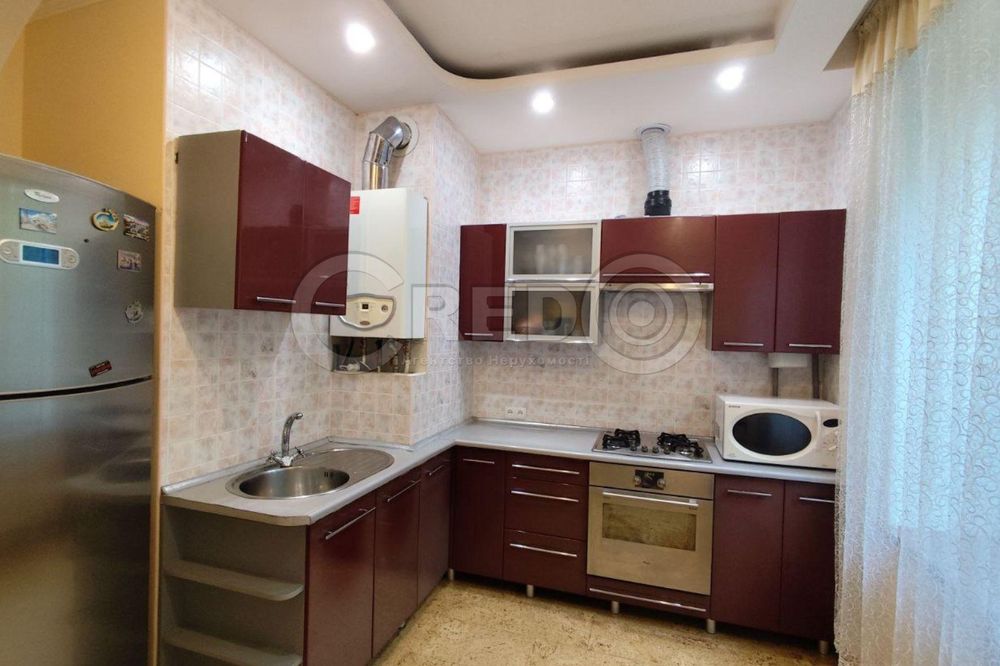 Продаж великої 3кімнатної квартири з "автономкою". Покровський район.