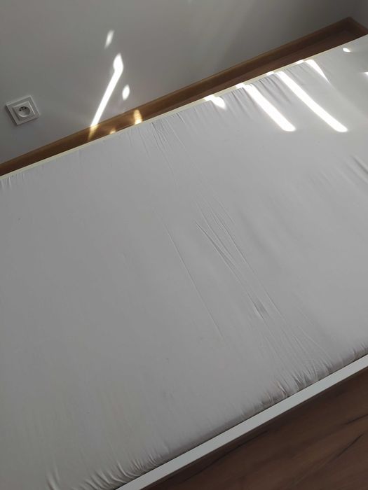 Łóżeczko  dla dziecka   długość 164 cm szerokść 84 cm.