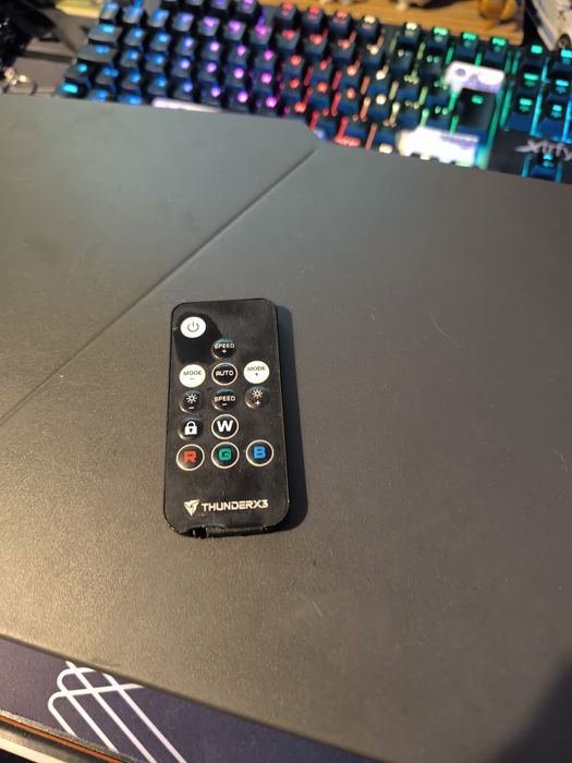 THUNDERX3 - Suporte Gaming HEXRGB Mon/TV até 32P