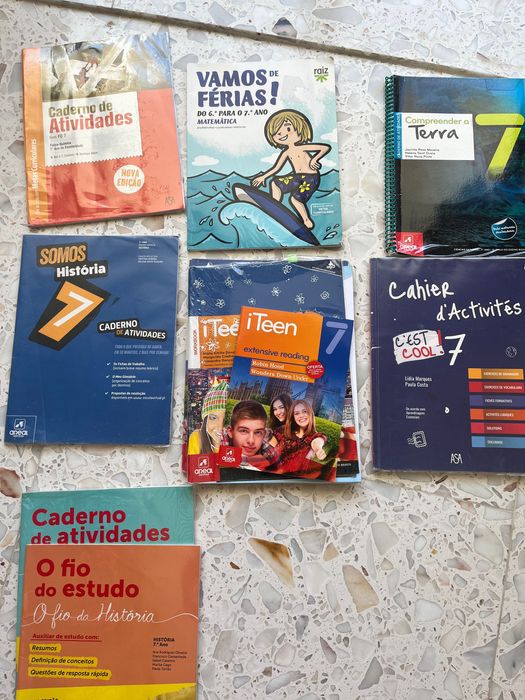 Livros de apoio e cadernos exercicios 7 ano