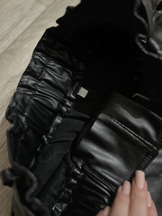 Шорти жіночі утеплені флісом чорні штучна шкіра