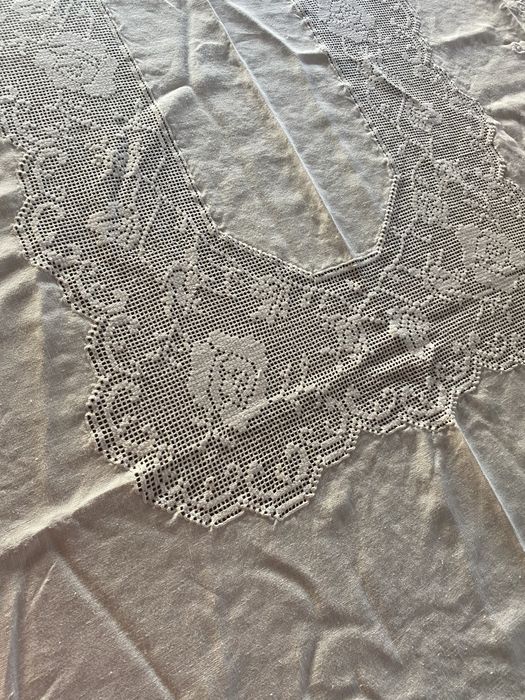 Embroidered Tablecloth64738901217795125