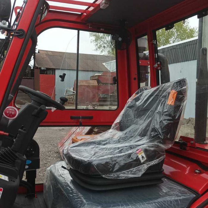 Позашляховий/Вседорожній навантажувач вилковий підвищеної прохідності