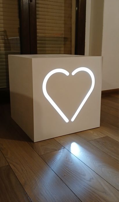 Kostka do sesji zdjęciowej fotograficznej serce drewniane 50x50x50 cm