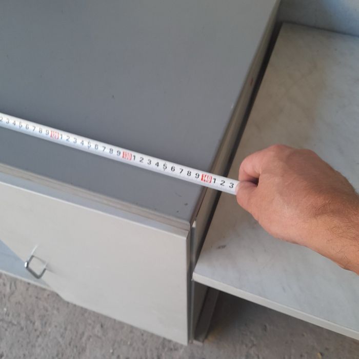 Столи   .  тумби .меблі для гаража