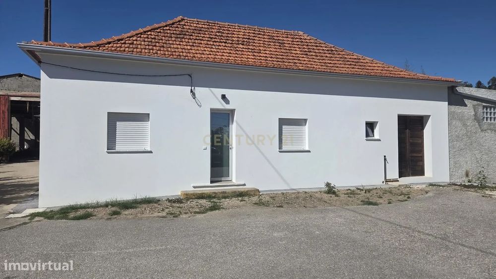 Moradia Térrea T3 para Arrendamento – Lagares, Almagreira