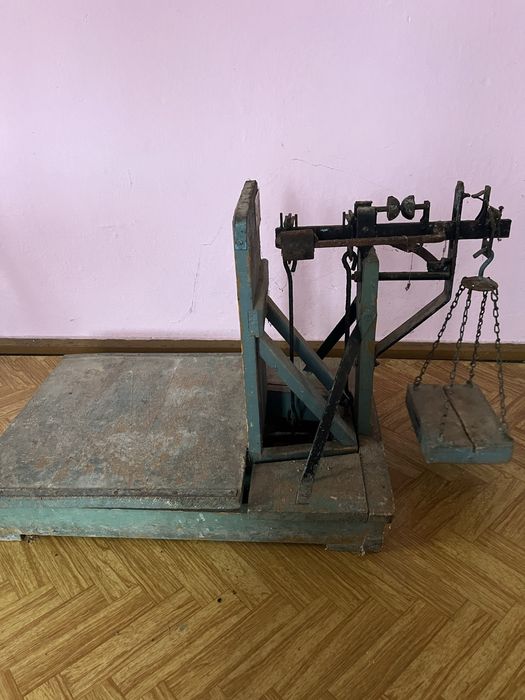 Stara drewniana waga