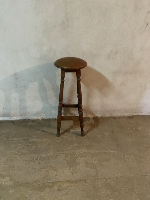 Bancos de bar com estofo