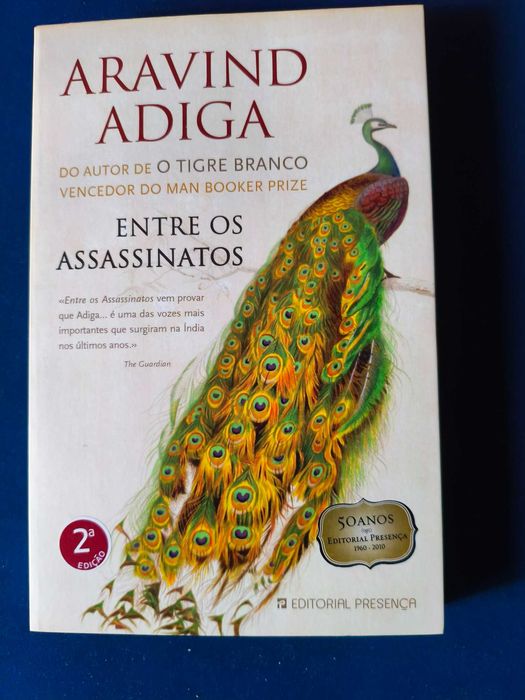 Livro Entre os Assassinatos - Aravind Adiga (Editorial Presença)