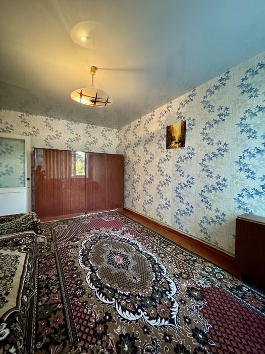 Трикімнатна квартира крупногабаритна ,автономне опалення Новомиколаївк