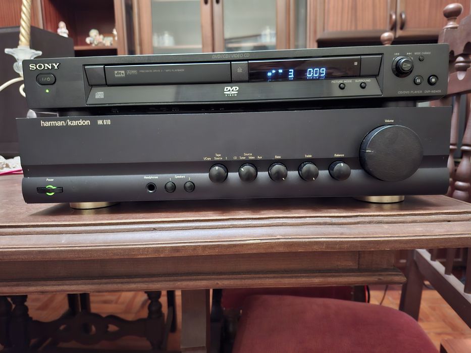 Amplificador Integrado Harman Kardon HK610