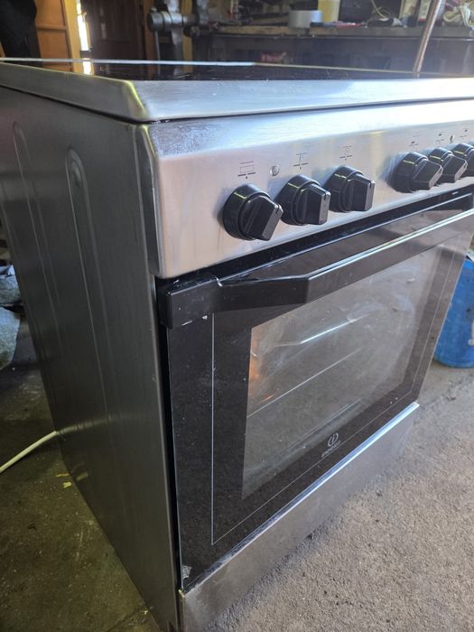 Fogão Indesit eléctrico