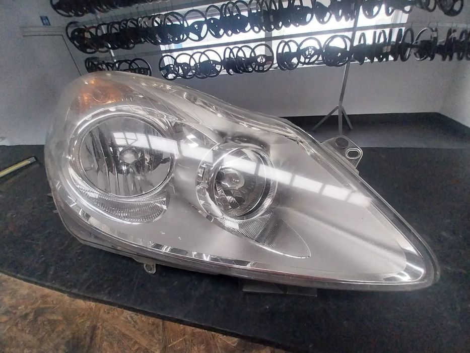 Farol frente direito Opel Corsa D Ref: GM13186382