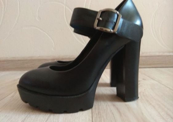 Туфлі жіночі чорні