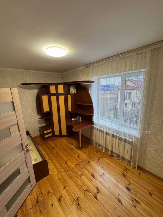 Елітний будинок у центрі, 192м², 5 соток, гараж, камін, веранди,меблі!