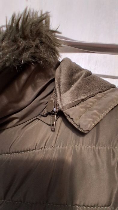 Kurtka damska w kolorze oliwkowym