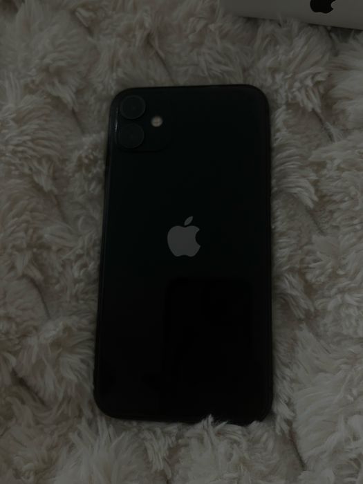 Czarny Iphone 11