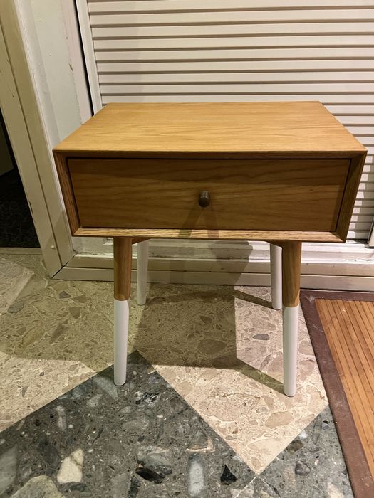 Mesa de cabeceira ou mesa de apoio