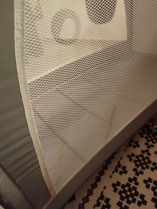 Cama de viagem com muda fraldas