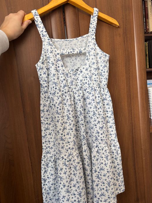 Сукня у ніжно блакитні квіточки