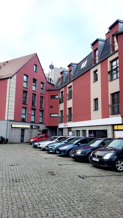 Wynajmę miejsce postojowe w garażu podziemnym Wyszyńskiego 54