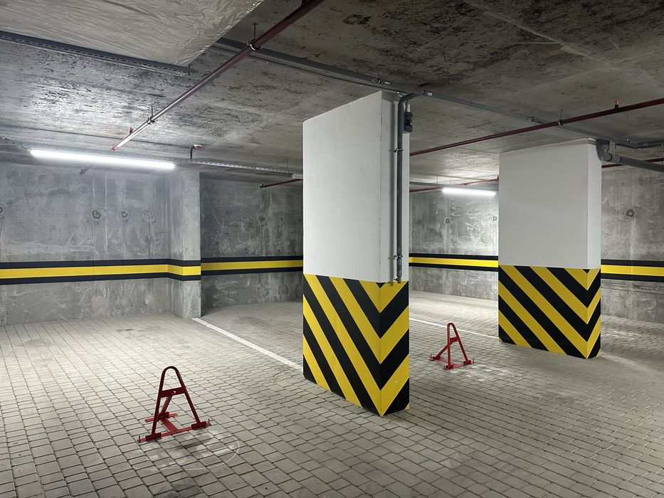 Продаж паркомісць