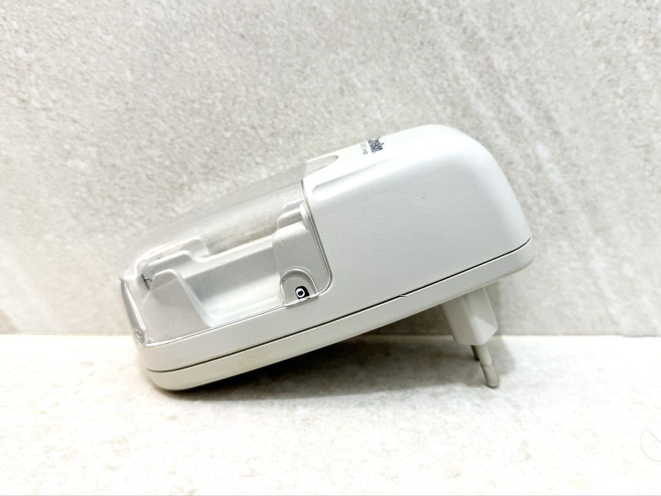 AA/AAA Battery Charger + New Batteries64564143702786121